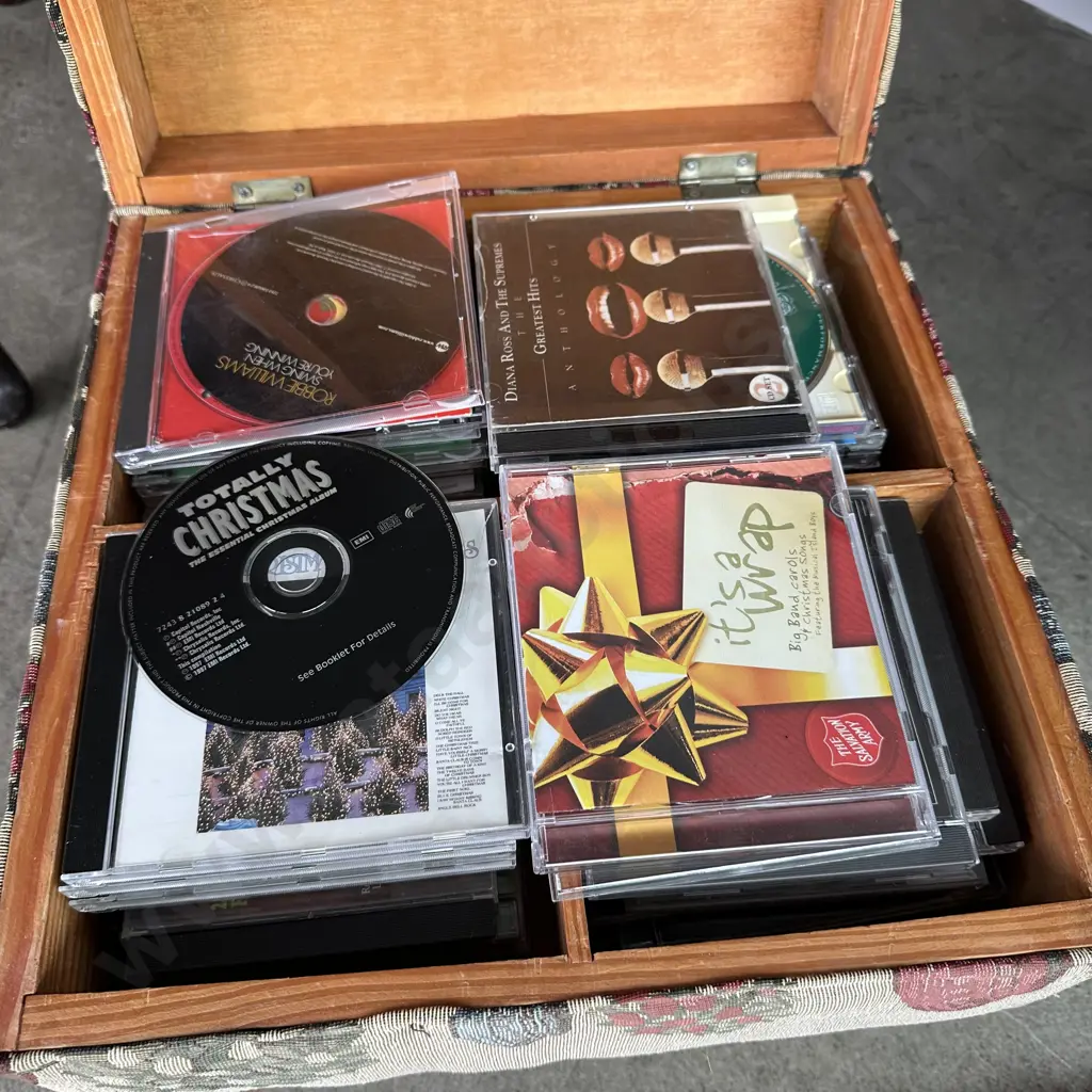 Footrest full CDs Image 1++
