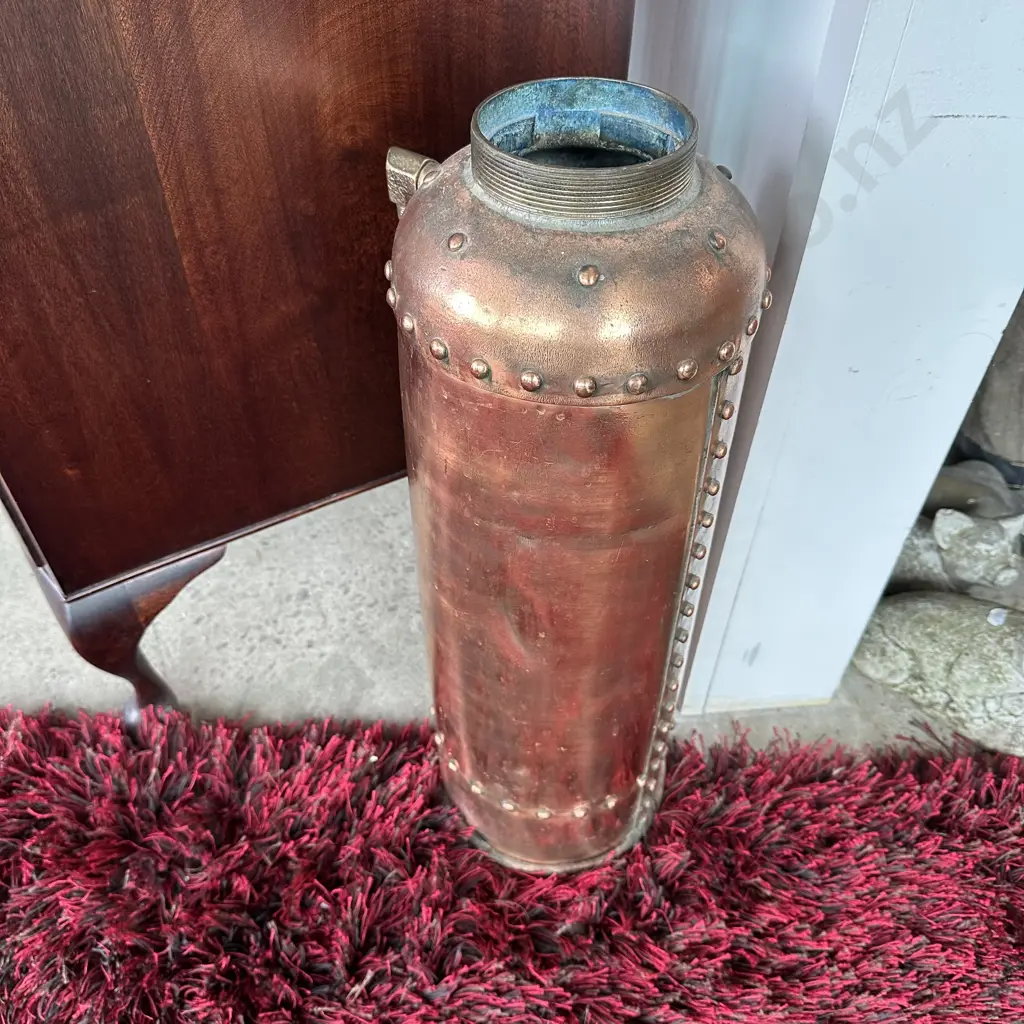 Copper floor vase Image 1++
