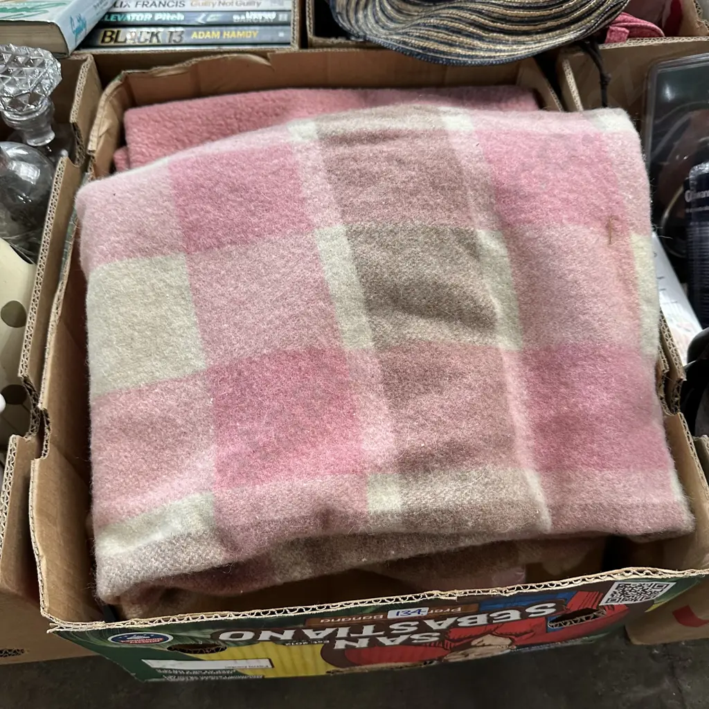 Vintage blankets Image 1++