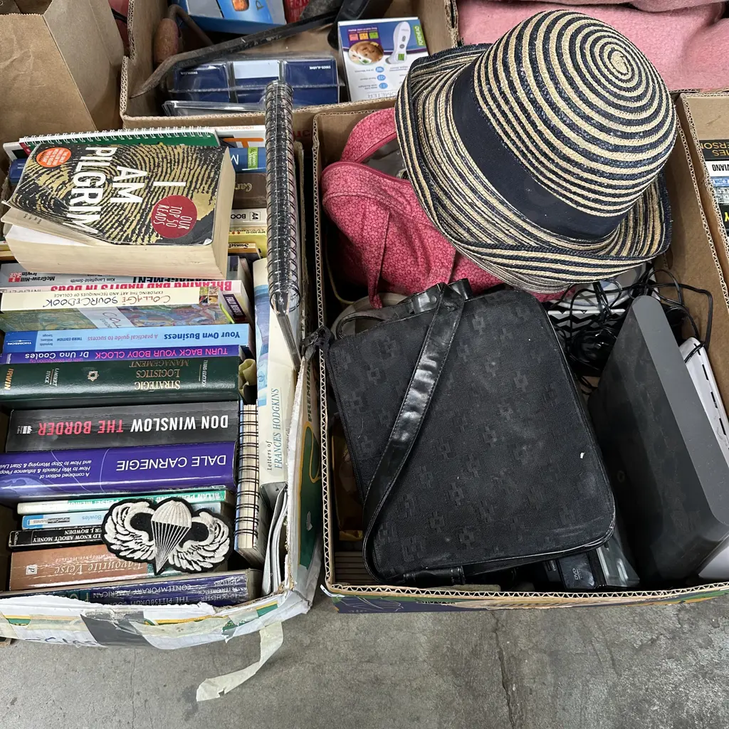 2 box books, banknotes etc Image 1++