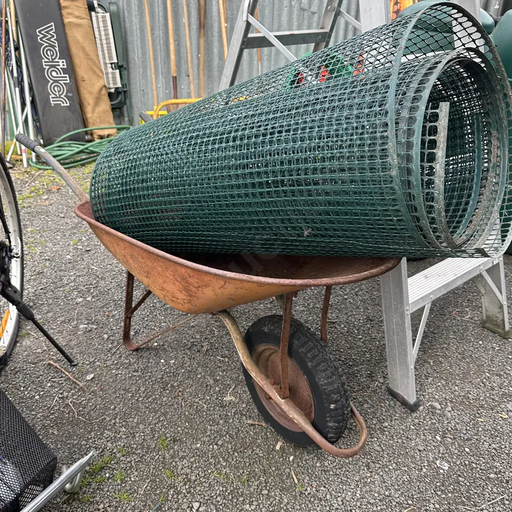 barrow and fence roll Image 1++