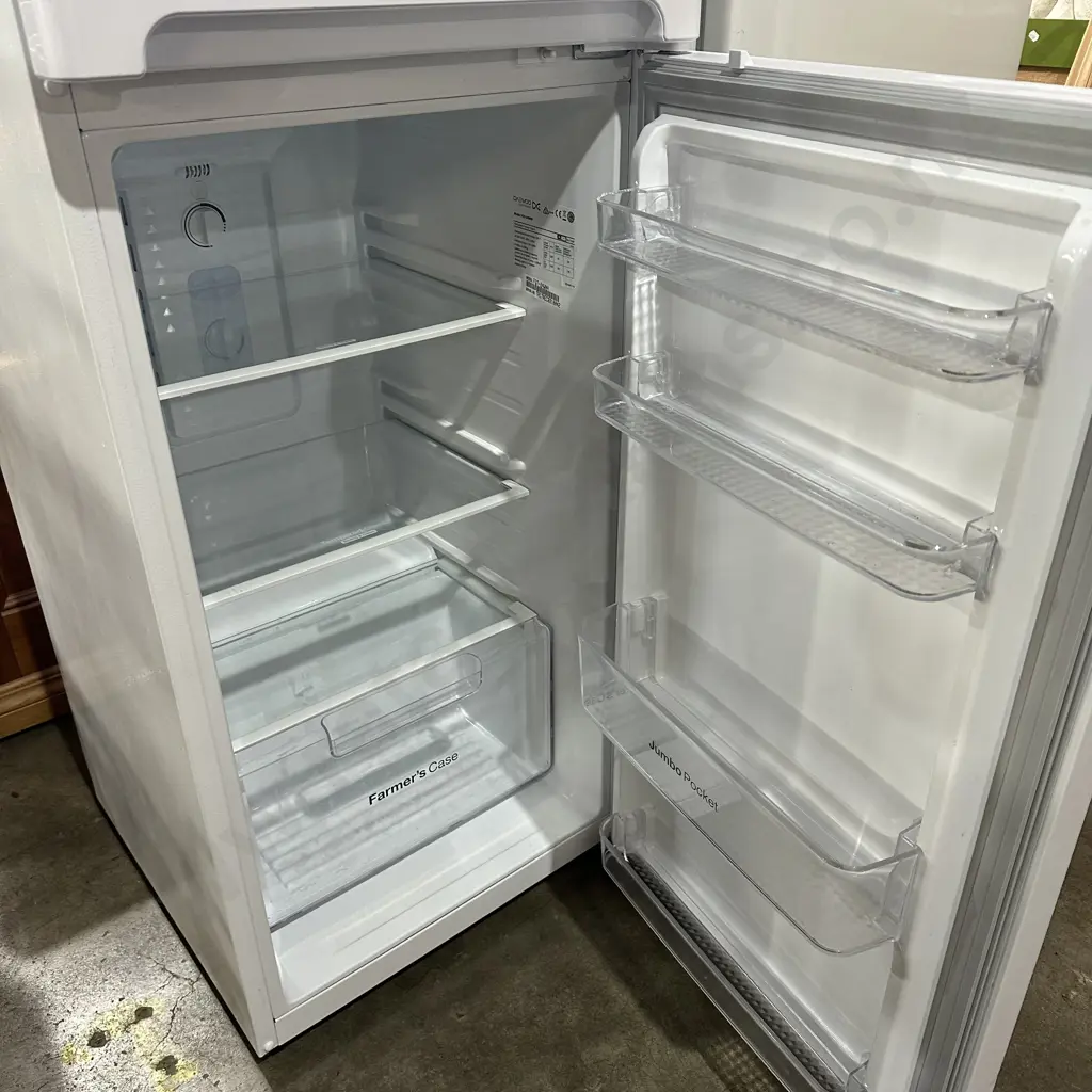 Tidy Daewoo Fridge freezer Image 1++