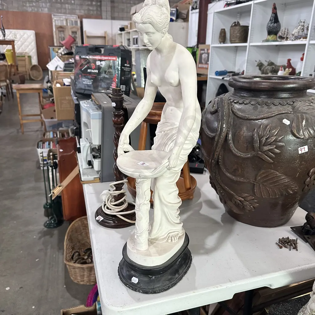 Neo classical figure 60cm Image 1++