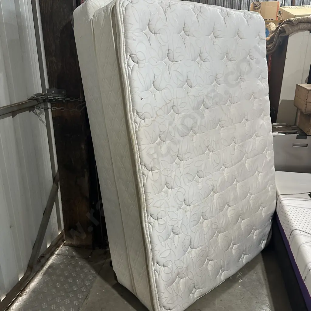 Sealy double bed - average Image 1++