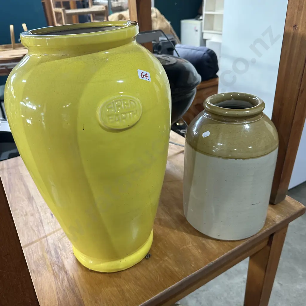 Crock and Fired Earth floor vase Image 1++