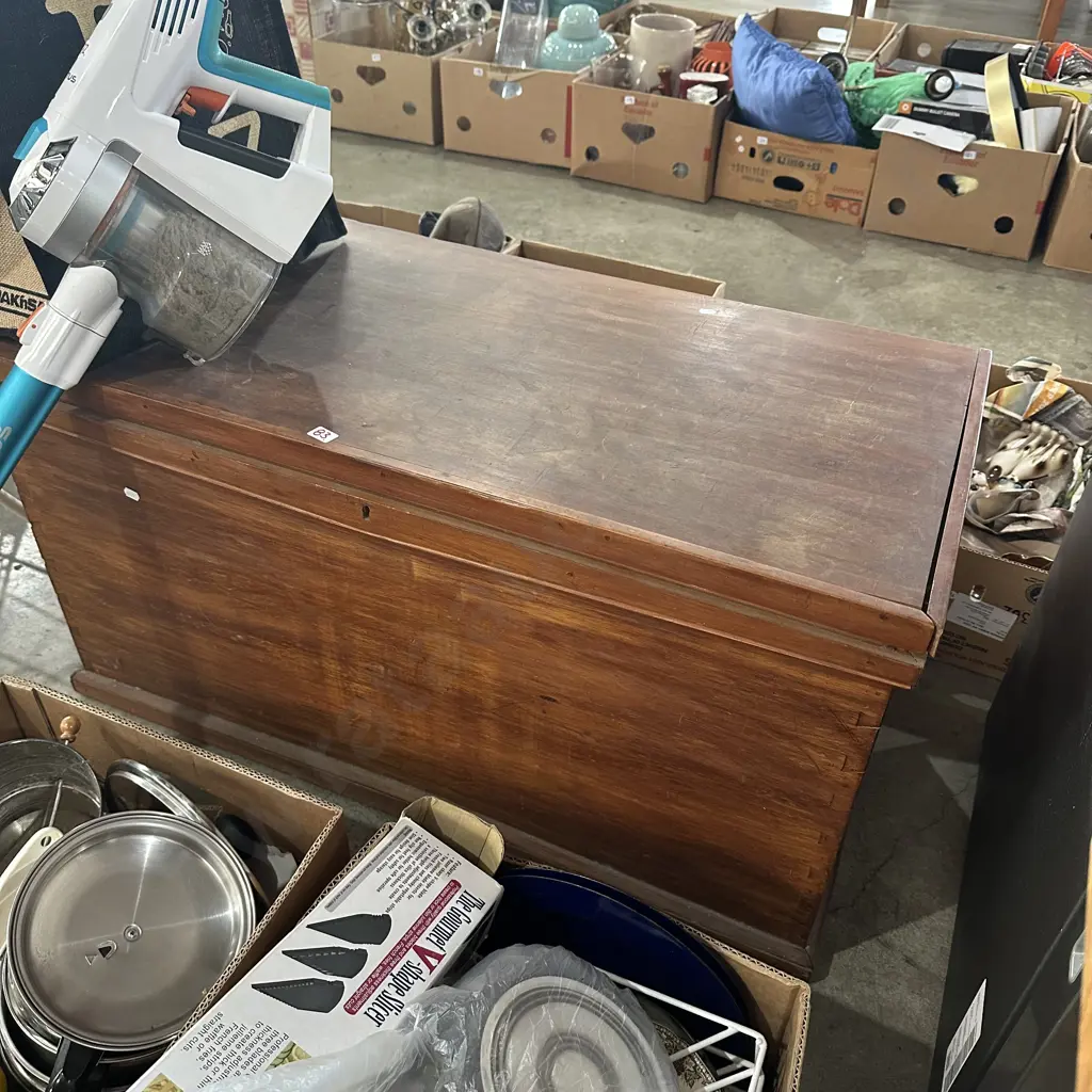 Wooden trunk Image 1++