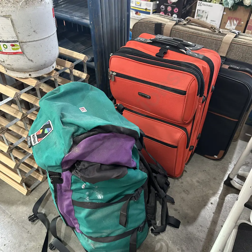 3 suitcases,pack and contents Image 1++