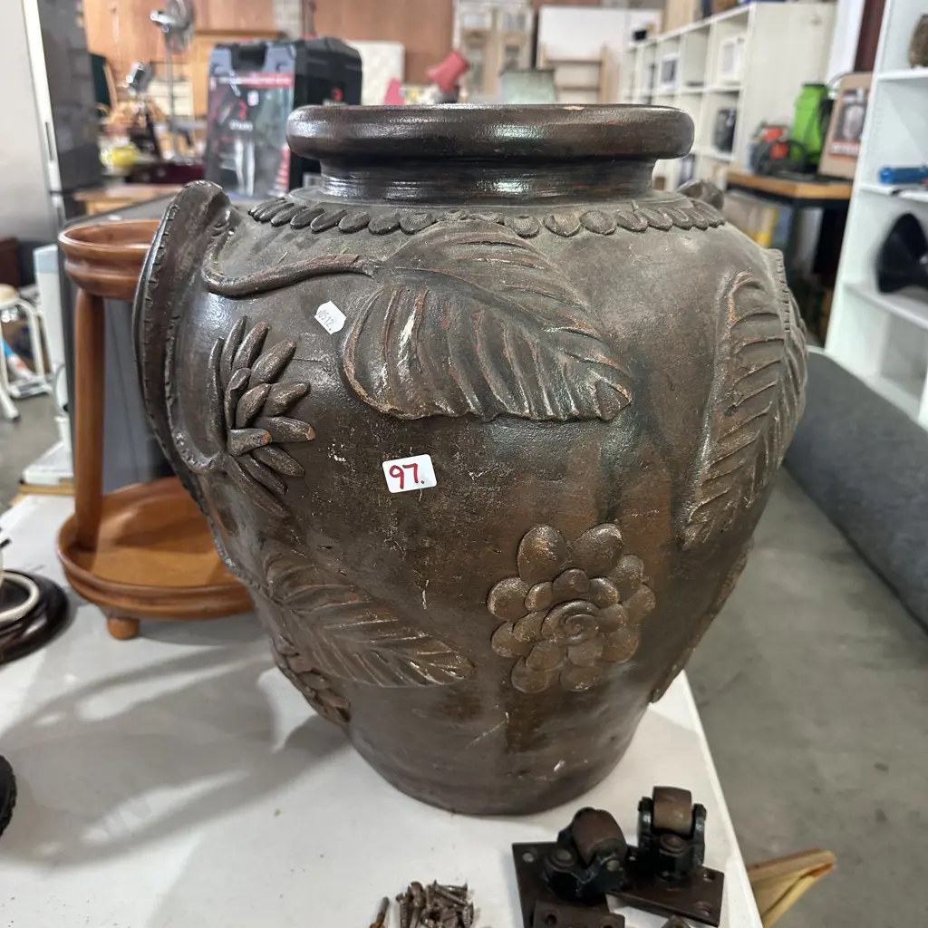 Large terracotta applied vase 45cm Image 1++