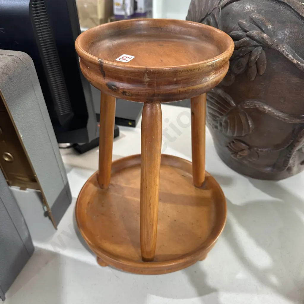 2 tier Kauri stand Image 1++