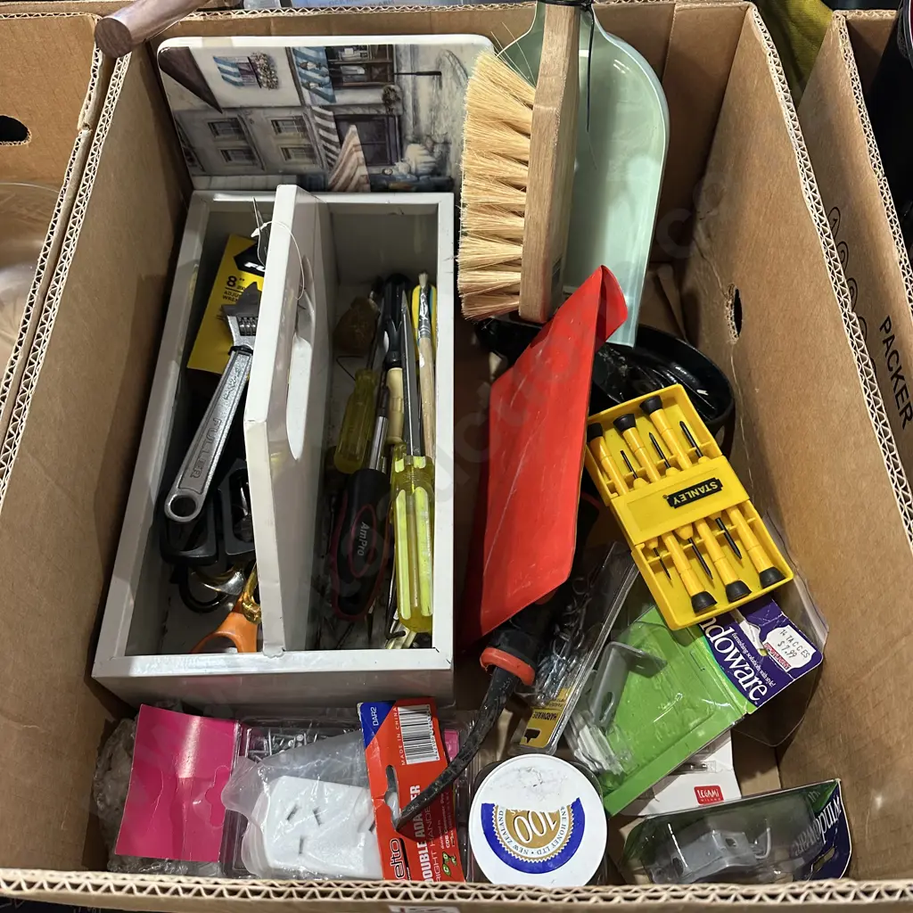 Tools and dust pan etc Image 1++