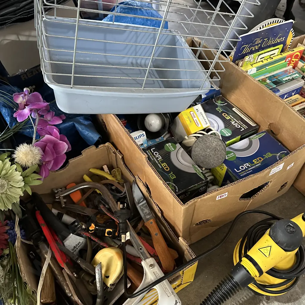 Tools, light fittings and cage Image 1++
