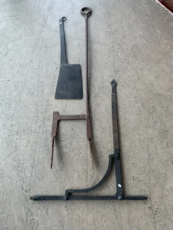 Cast iron cleaver, standard & bracket Image 1++
