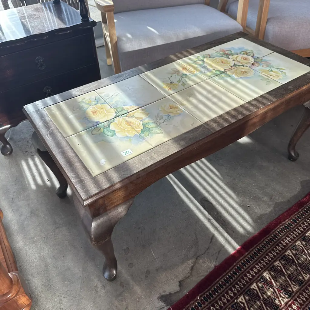 Tiled coffee table Image 1++