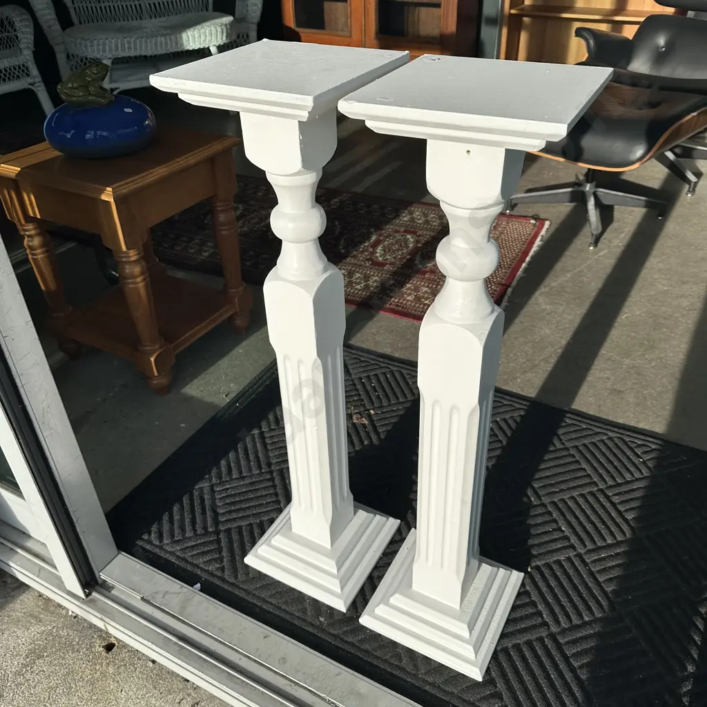 Pair plinths Image 1++