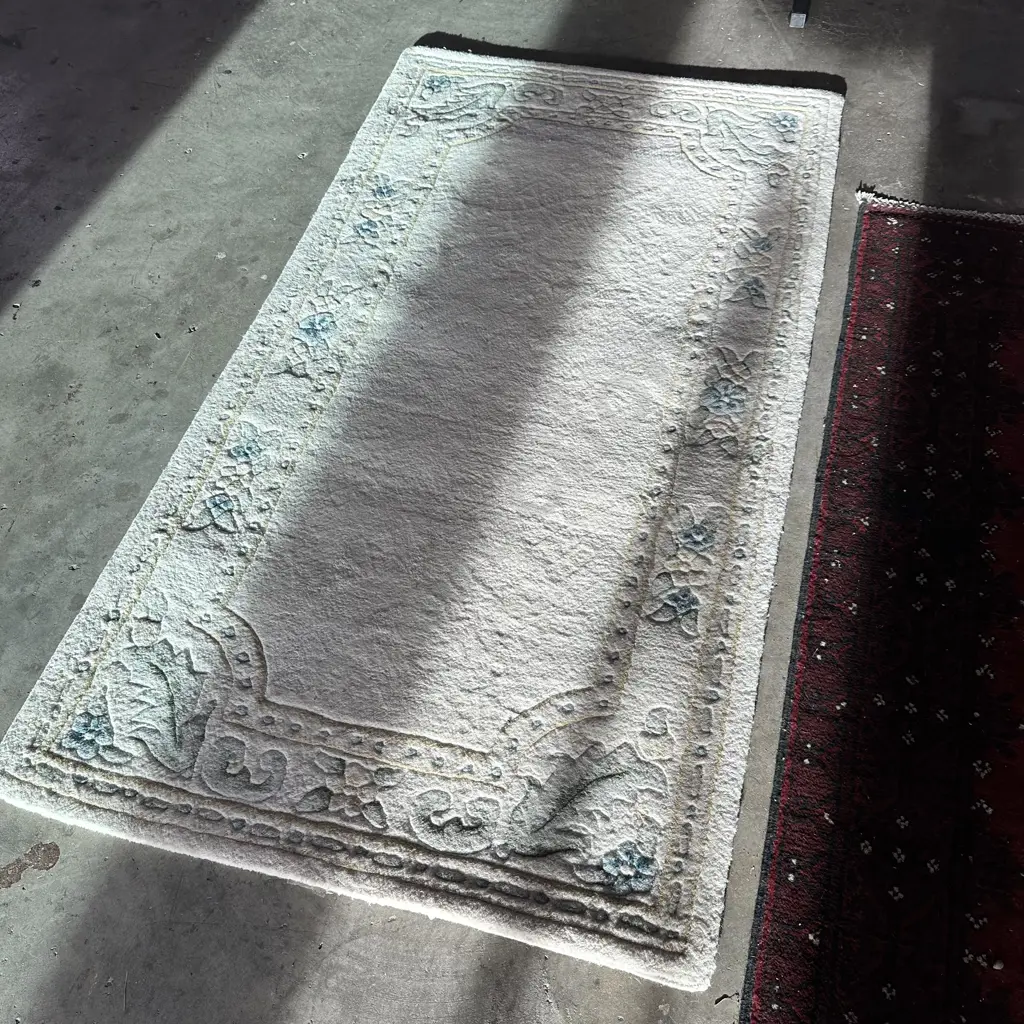 rug 1600 x 900 Image 1++