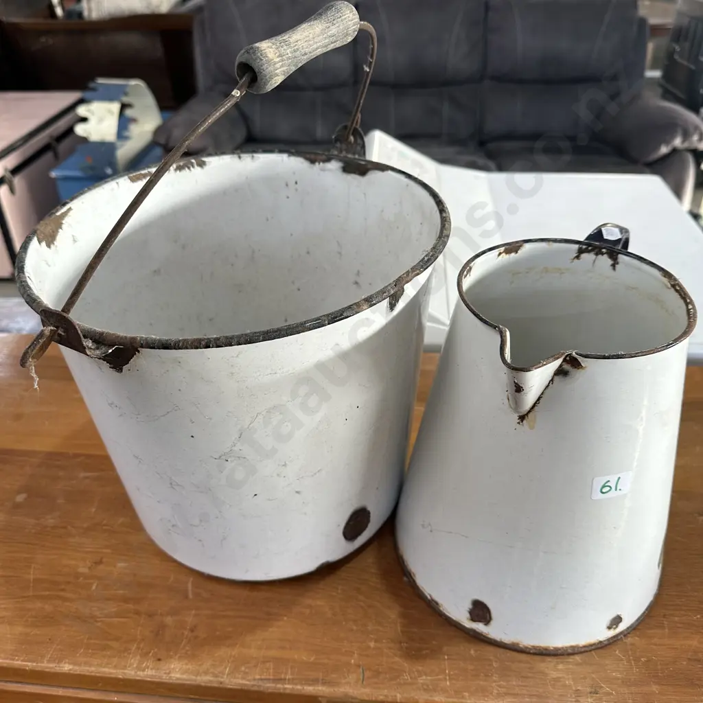 Enamel wash jug and bucket Image 1++