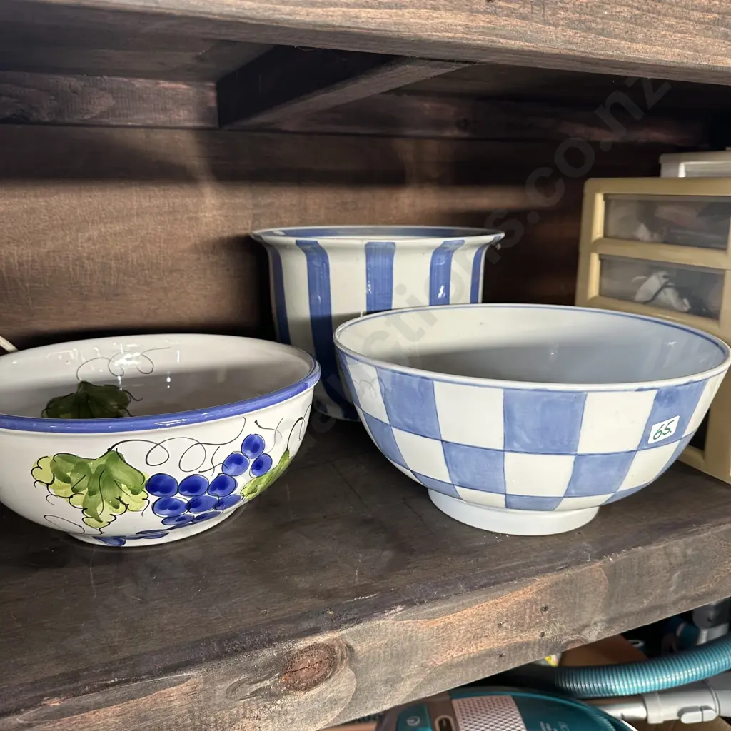 Blue and white bowls and planter Image 1++