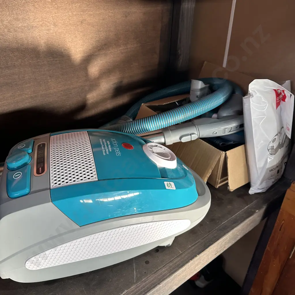Action pets vacuume Image 1++