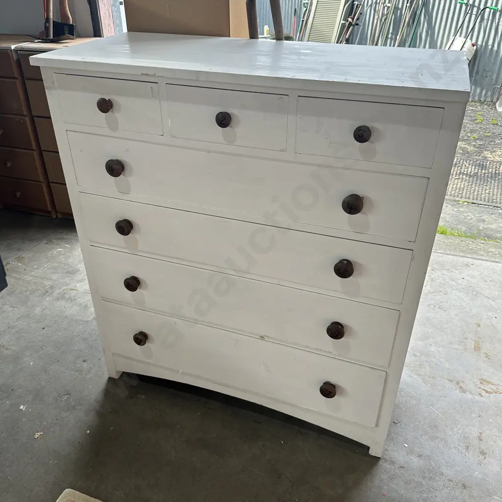 Painted chest of drawers Image 1++