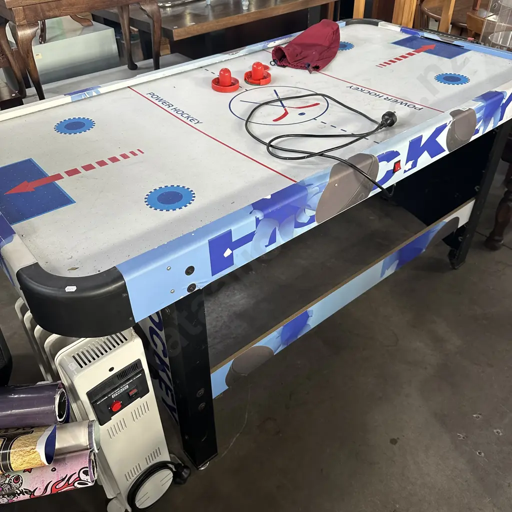 air hockey table Image 1++