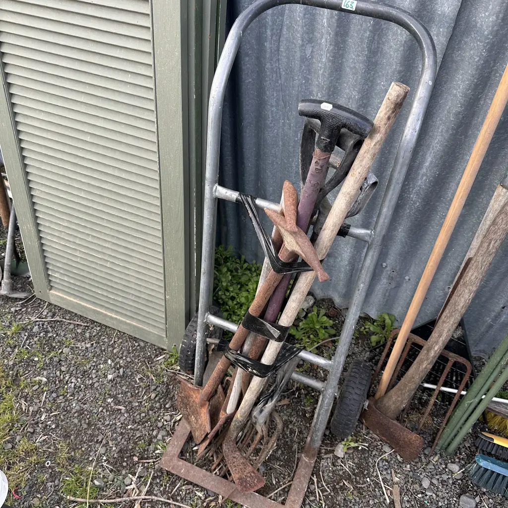 trolley and tools Image 1++