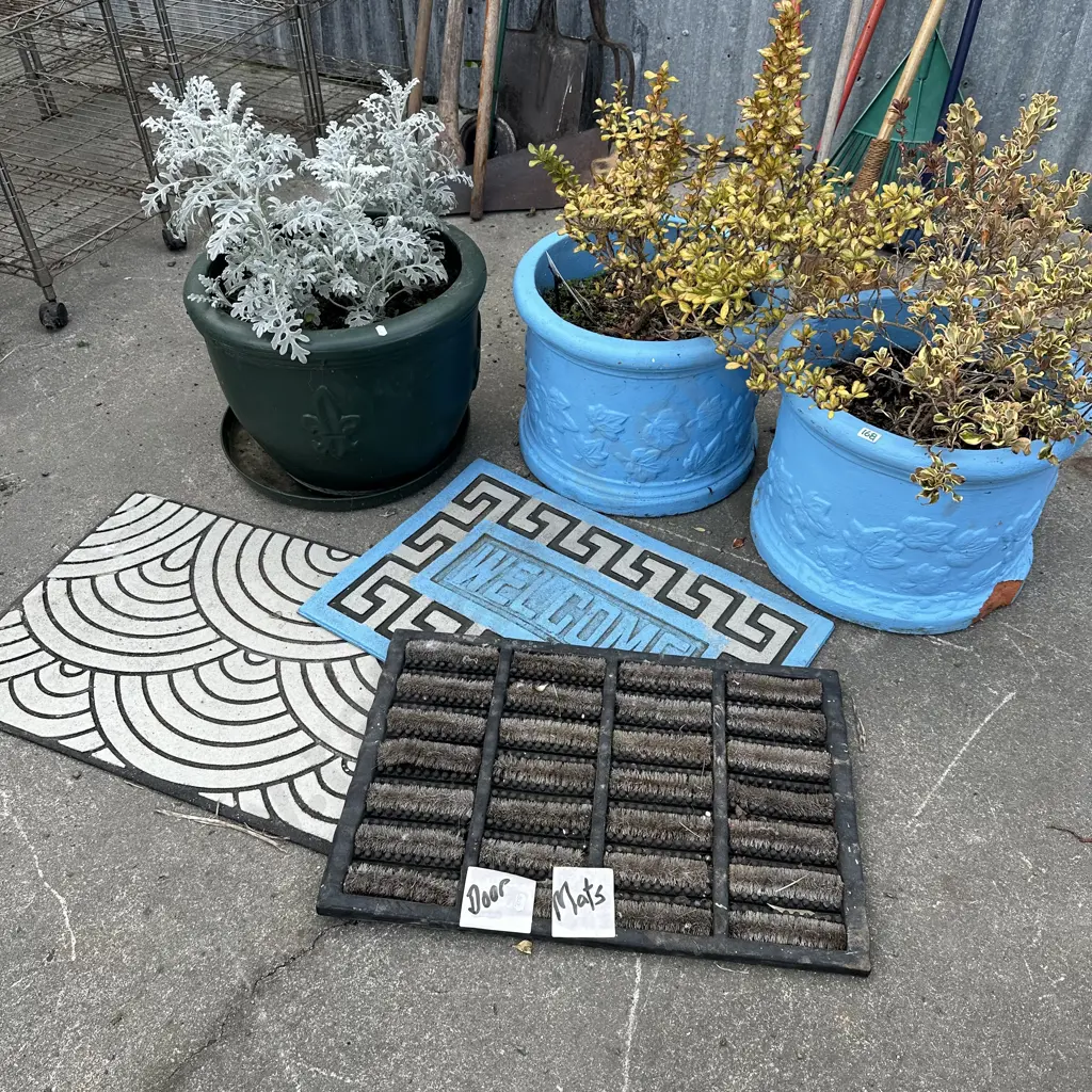3 potted plants and door mats Image 1++