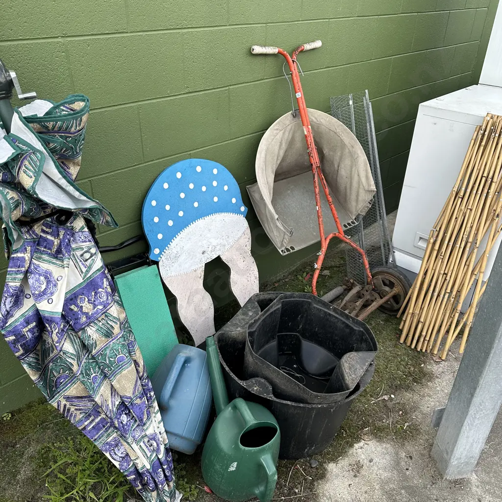 large assortment inc push mower Image 1++