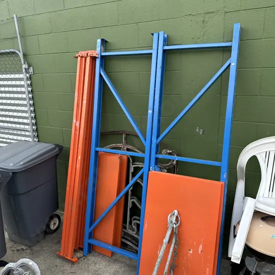 Shelving bay