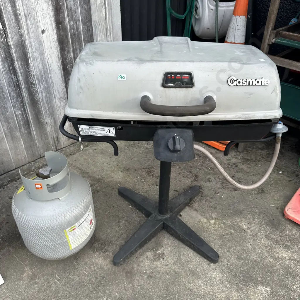 gas BBQ and bottle Image 1++