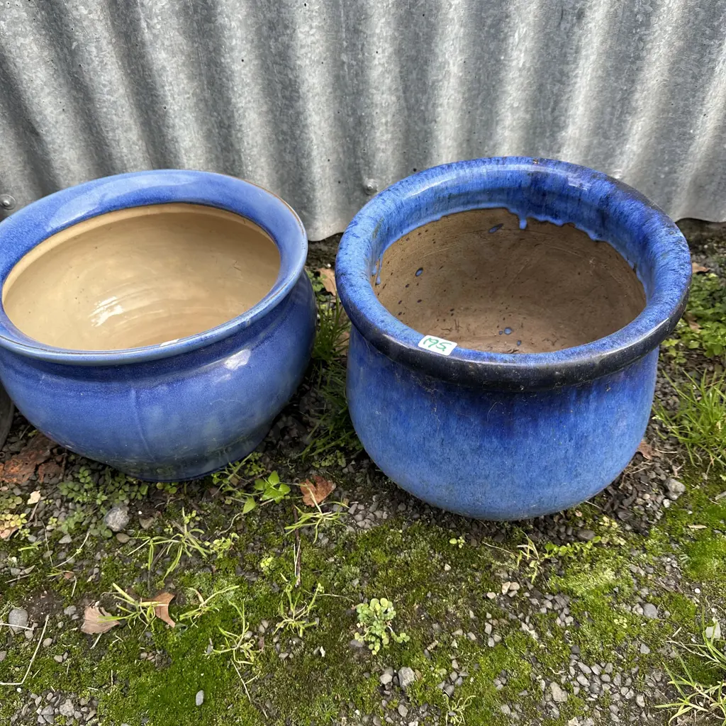 pr of blue planters Image 1++