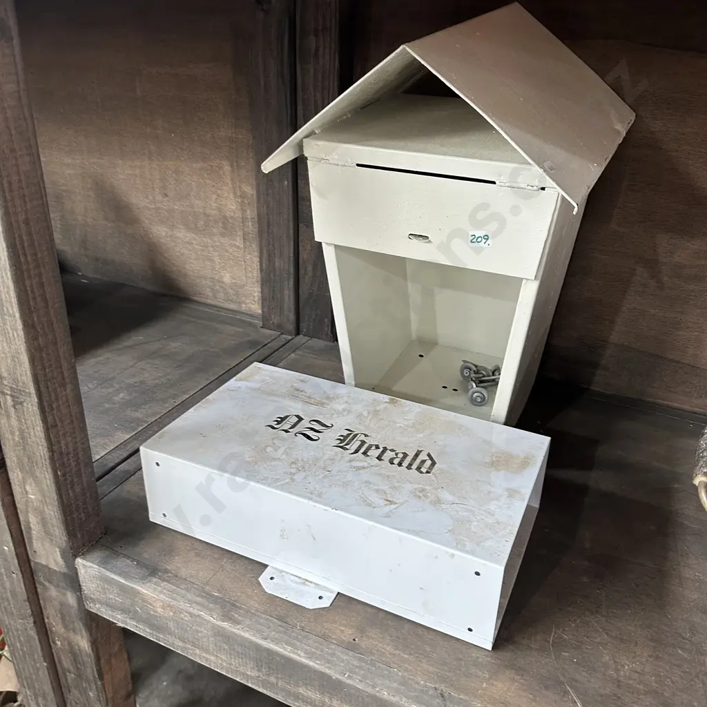 2 mail boxes Image 1++
