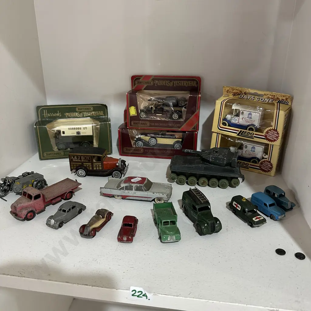 Dinky and other toys Image 1++