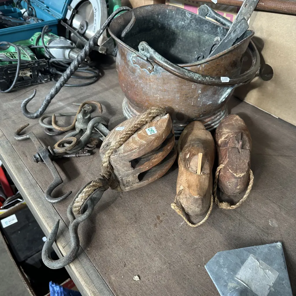 vintage items inc copper scuttle Image 1++