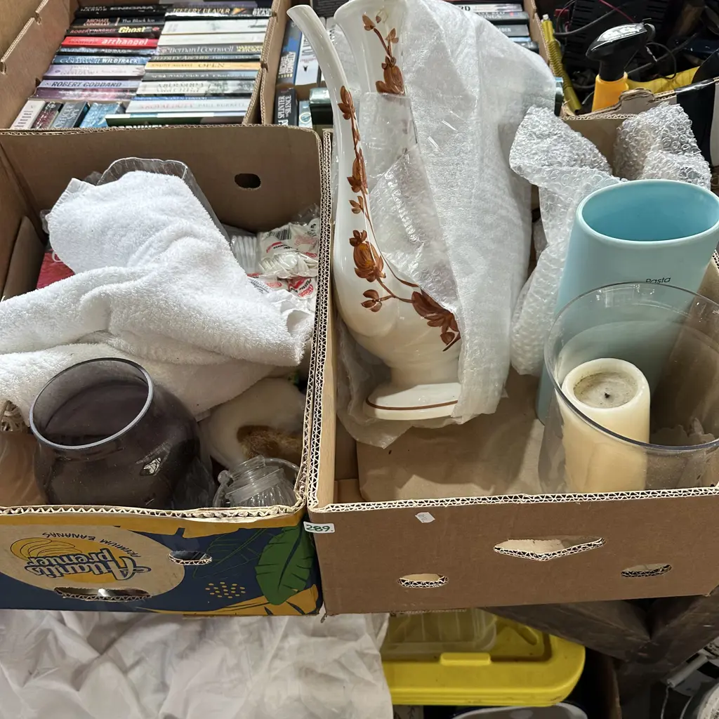 2 boxes vases etc Image 1++