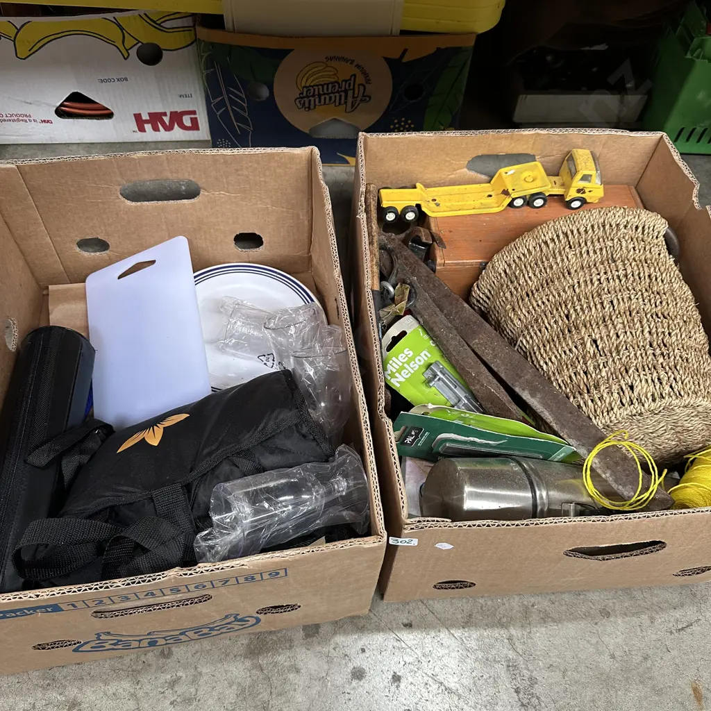 2 boxes asst Image 1++