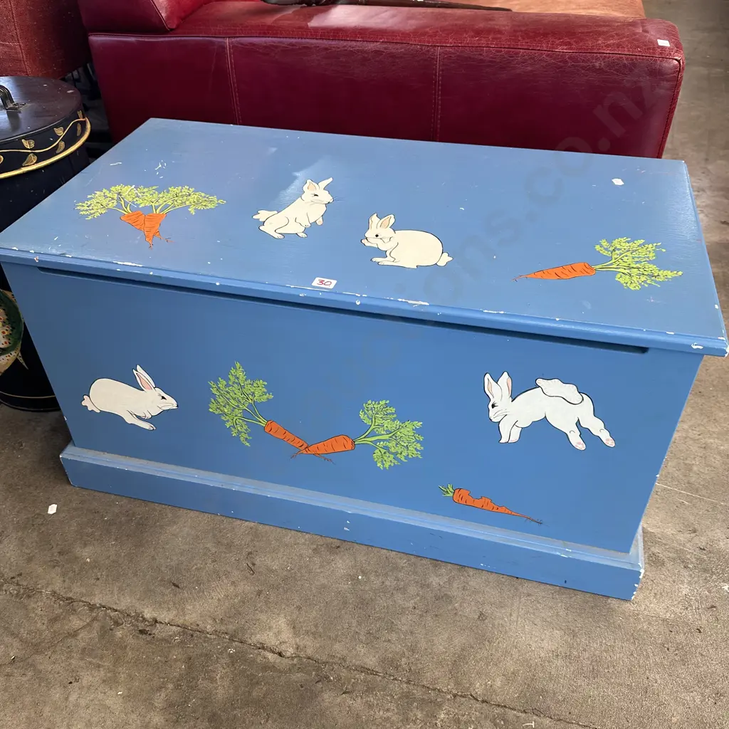 Wooden toy trunk Image 1++