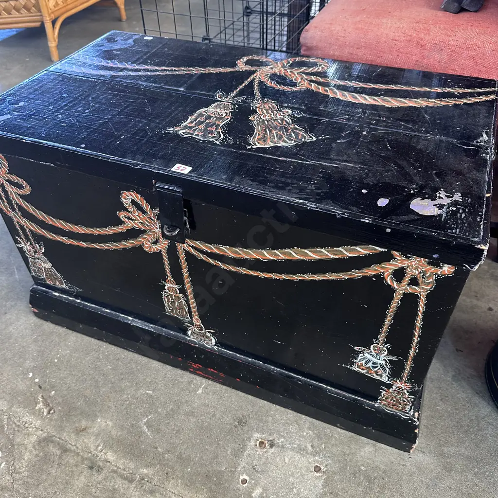 Painted wooden trunk Image 1++