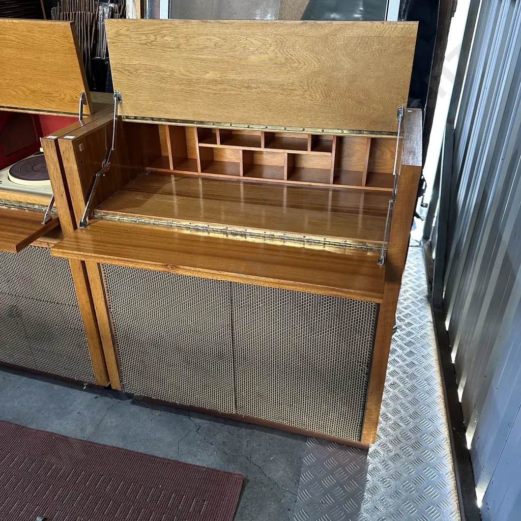 Office desk/sideboard Image 1++