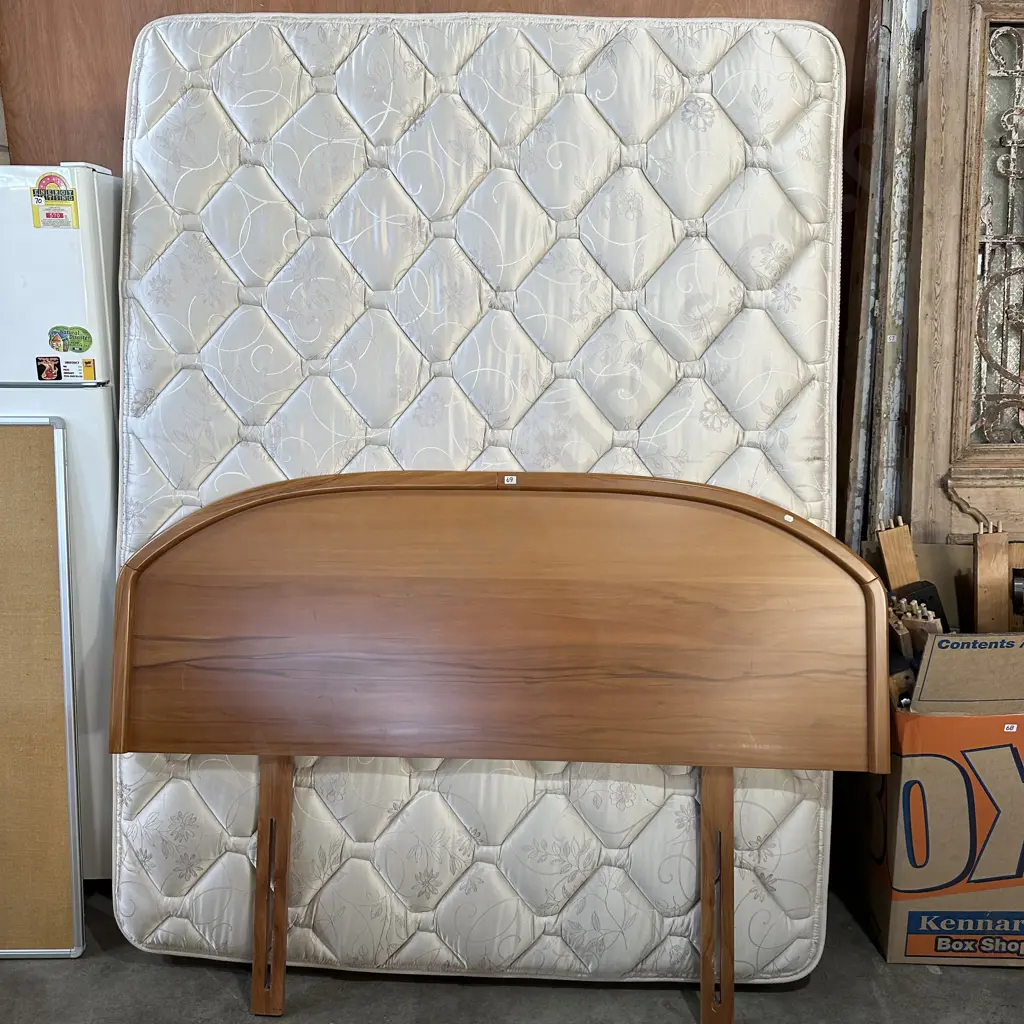 queen bed and headboard Image 1++