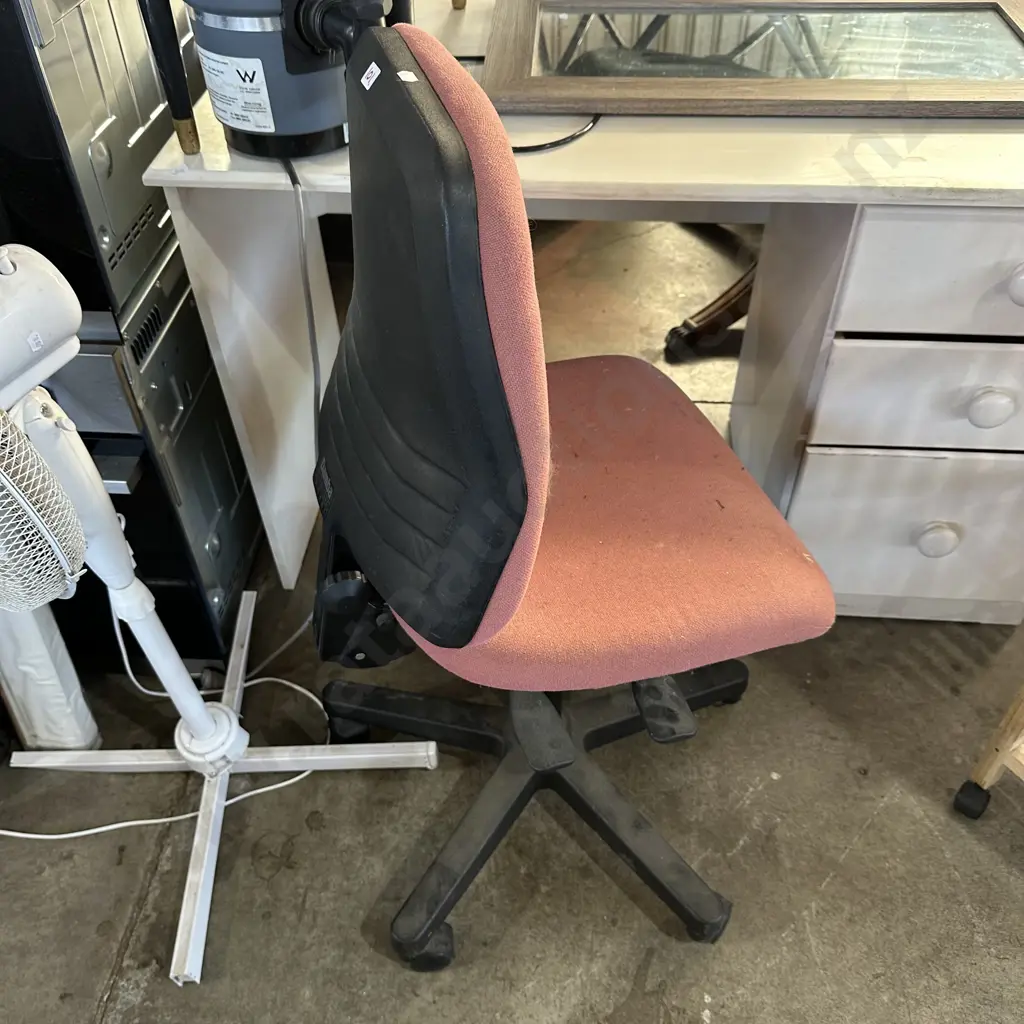 office chair Image 1++