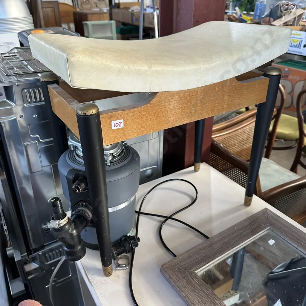 60s stool Image 1++