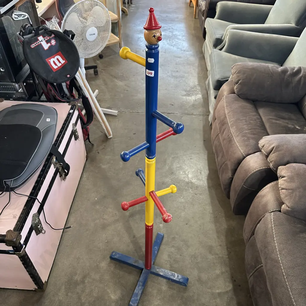 kids coat stand Image 1++