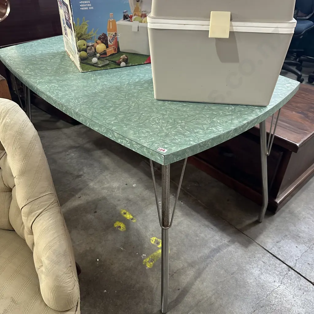 retro kitchen tables (thumb nail damage on the top) Image 1++