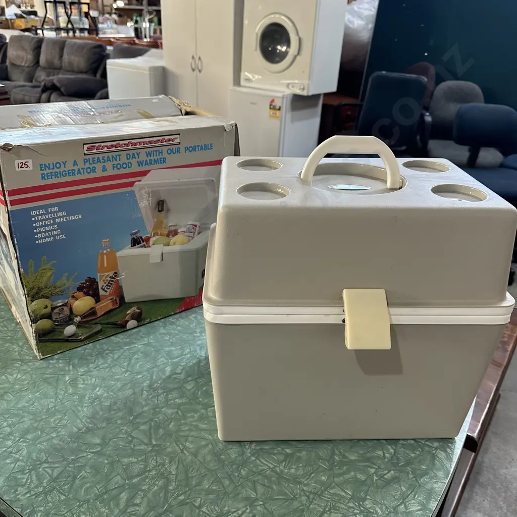 portable fridge/warmer Image 1++