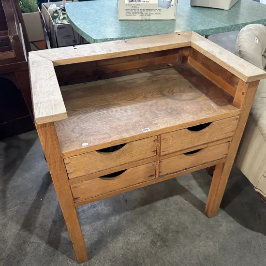 Fly tying cabinet