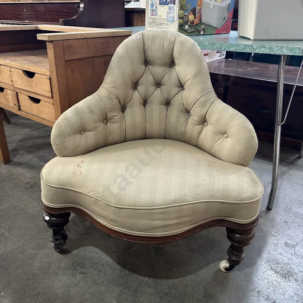 Parlor chair Image 1++