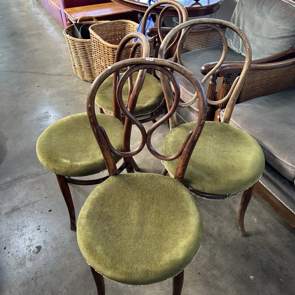 4 bentwood chairs Image 1++