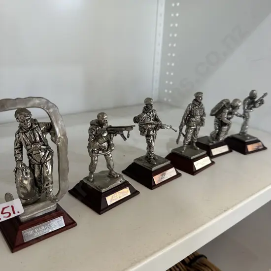 6 English minitures