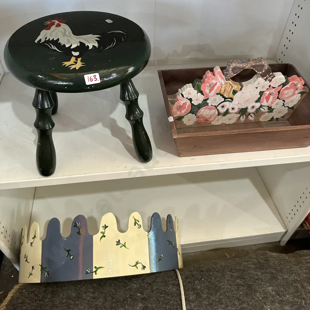 painted stool, tray and crown Image 1++