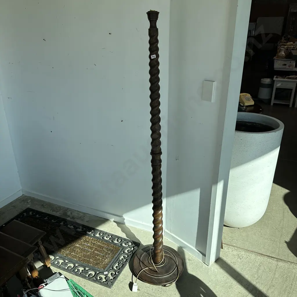 Oak barley twist lamp (will require new light fiting) Image 1++